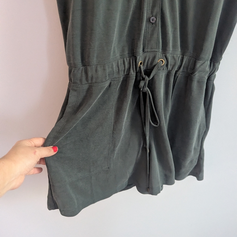 Women's NEW Lou & Grey Olive Green Romper Small - Picture 5 of 7